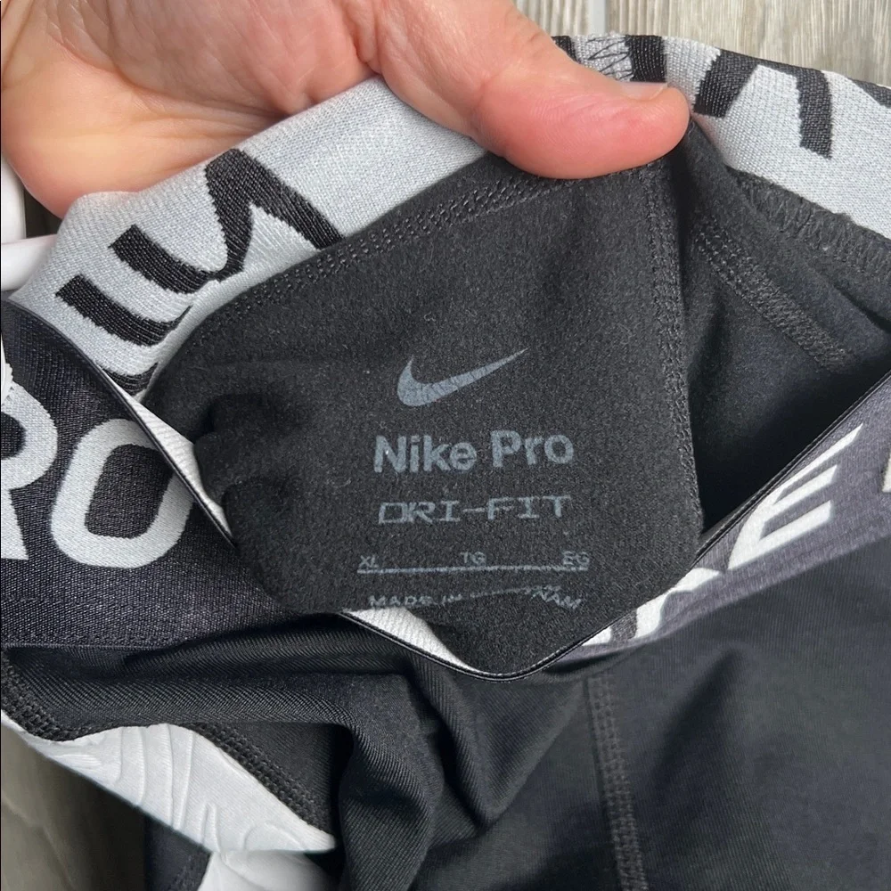 Nike youth pro